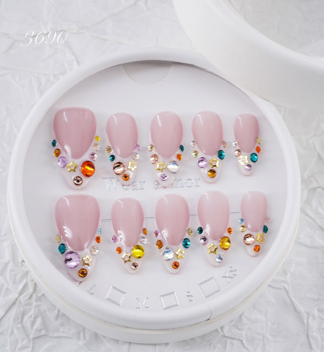 zb10..Attractive and diverse armor sets