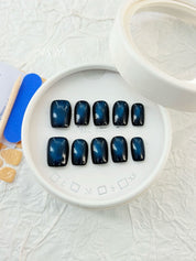 zb11..Diverse and beautifully shaped armor pieces