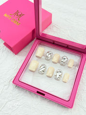 zb11..Diverse and beautifully shaped armor pieces