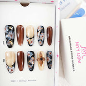 zb43..Exhibition board of various styles of German armor