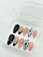 zb11..Diverse and beautifully shaped armor pieces