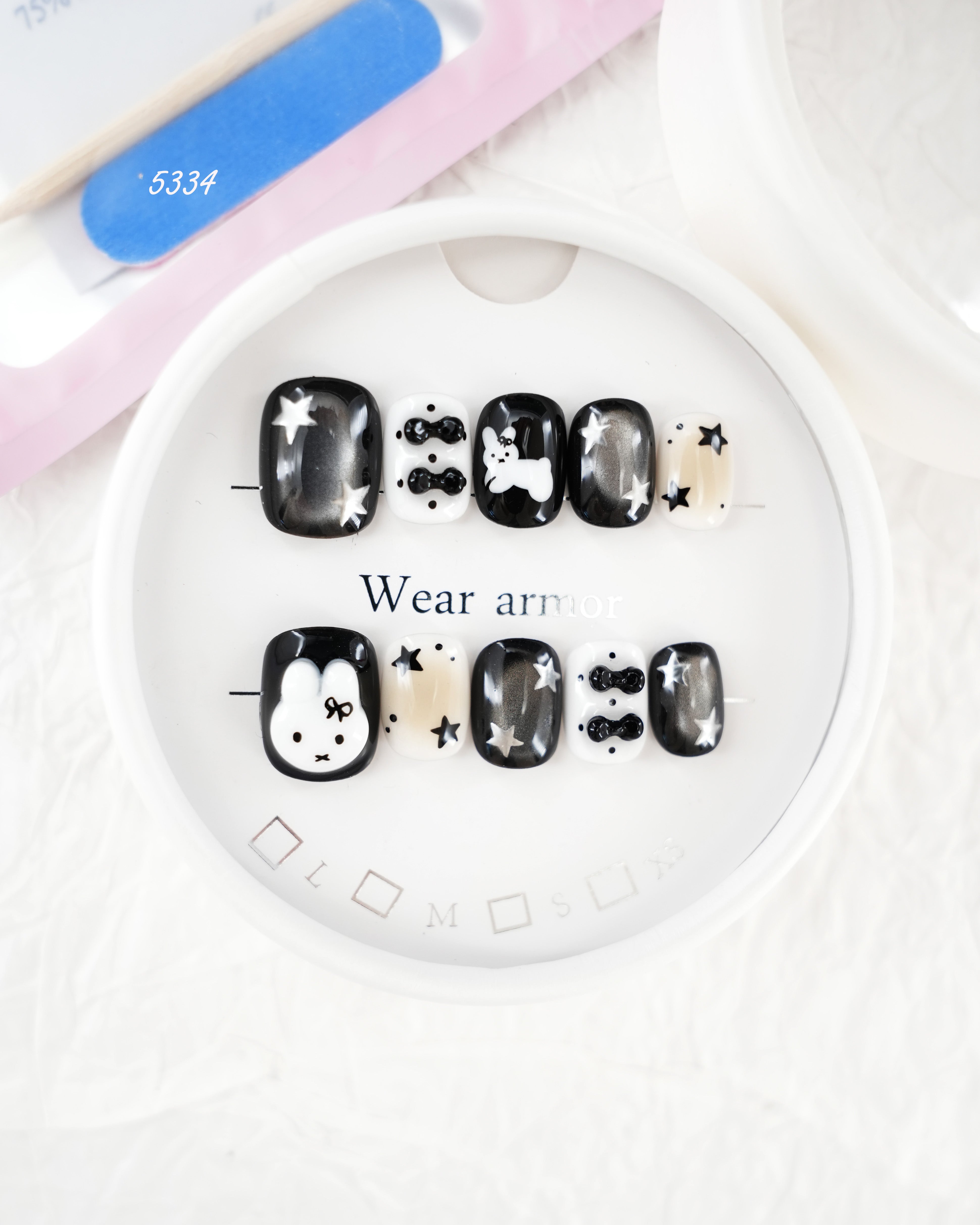 zb43..Exhibition board of various styles of German armor