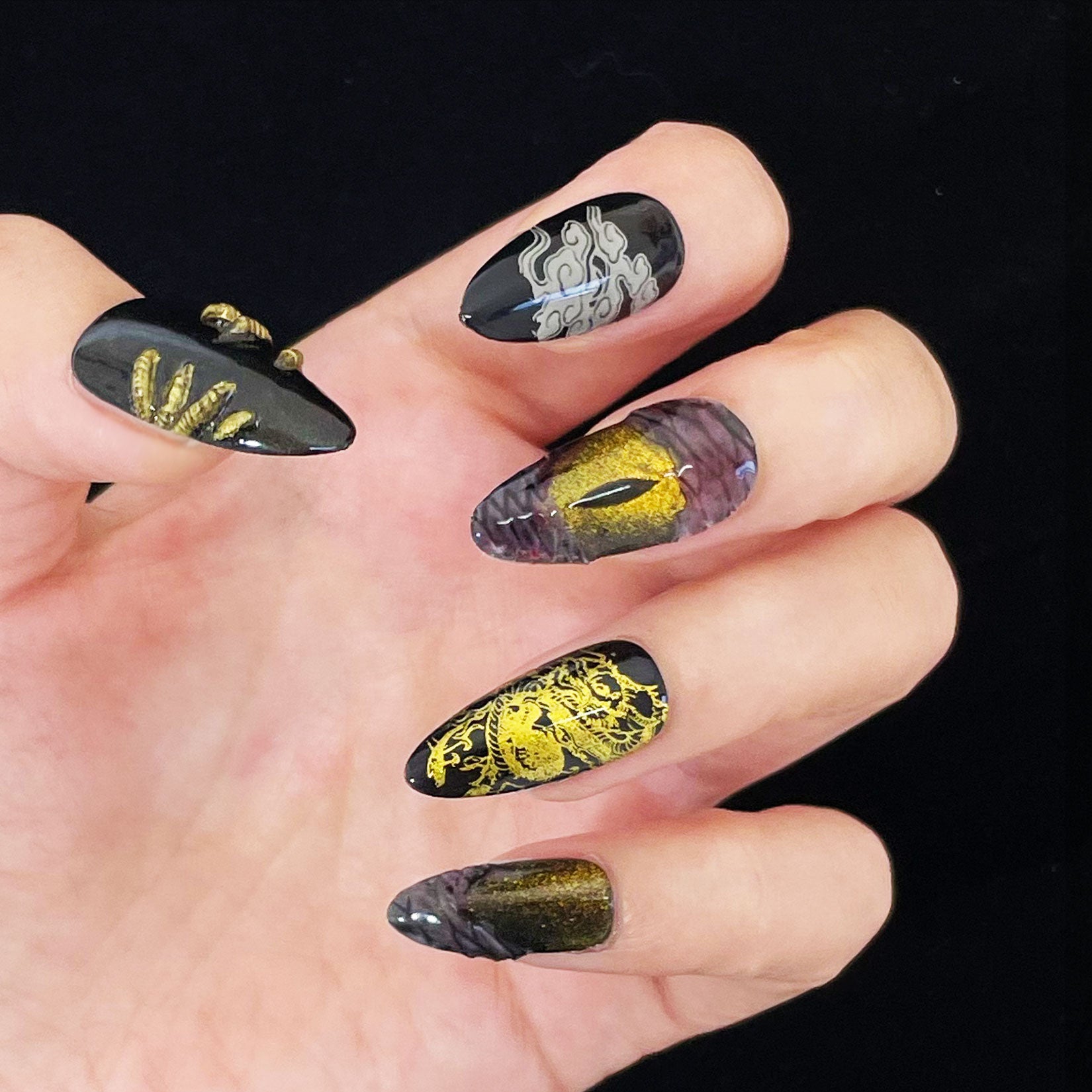 A13-‌The golden dragon is rich:High-end custom Year of the Dragon limited fake nails luxury press on nails