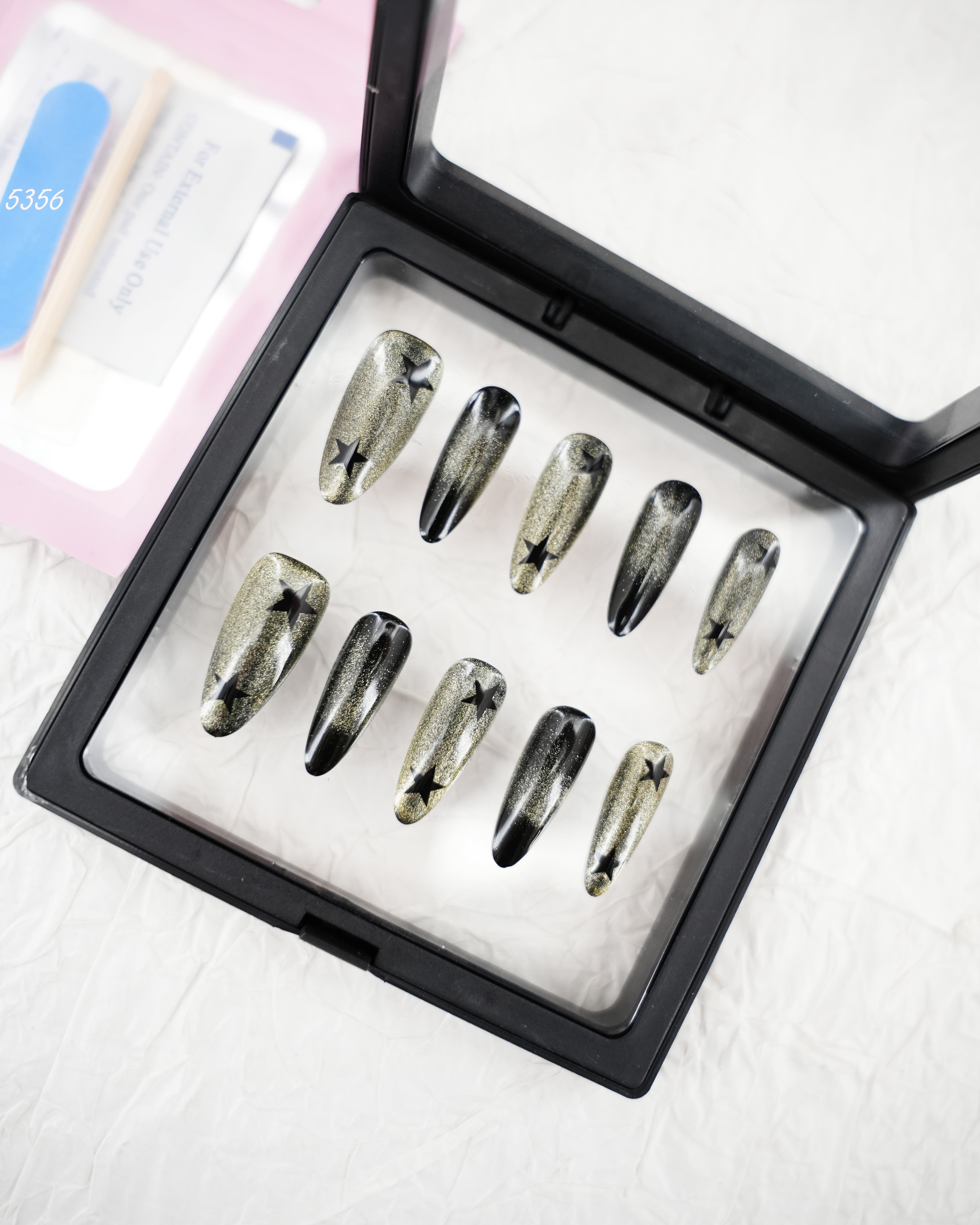 zb43..Exhibition board of various styles of German armor