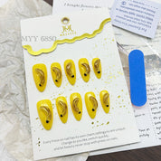 zb92..A wide variety of wearable nails in different styles.