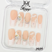 zb132..A variety of nails