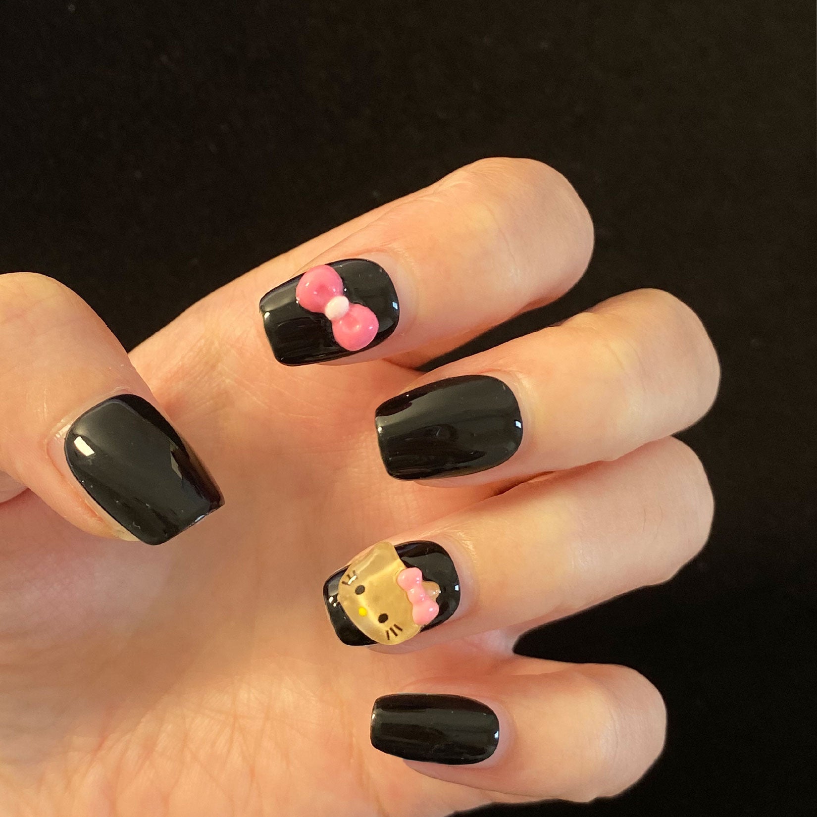 A26 Dark Kitty：Dark Spice style cute short custom press on nails