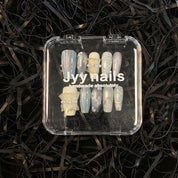 Meiyiyi original handcrafted high-end custom hand-painted wearable nails, luxurious custom style