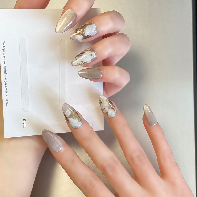 Handmade 2025 bestseller custom nail art trend, fashionable and international style