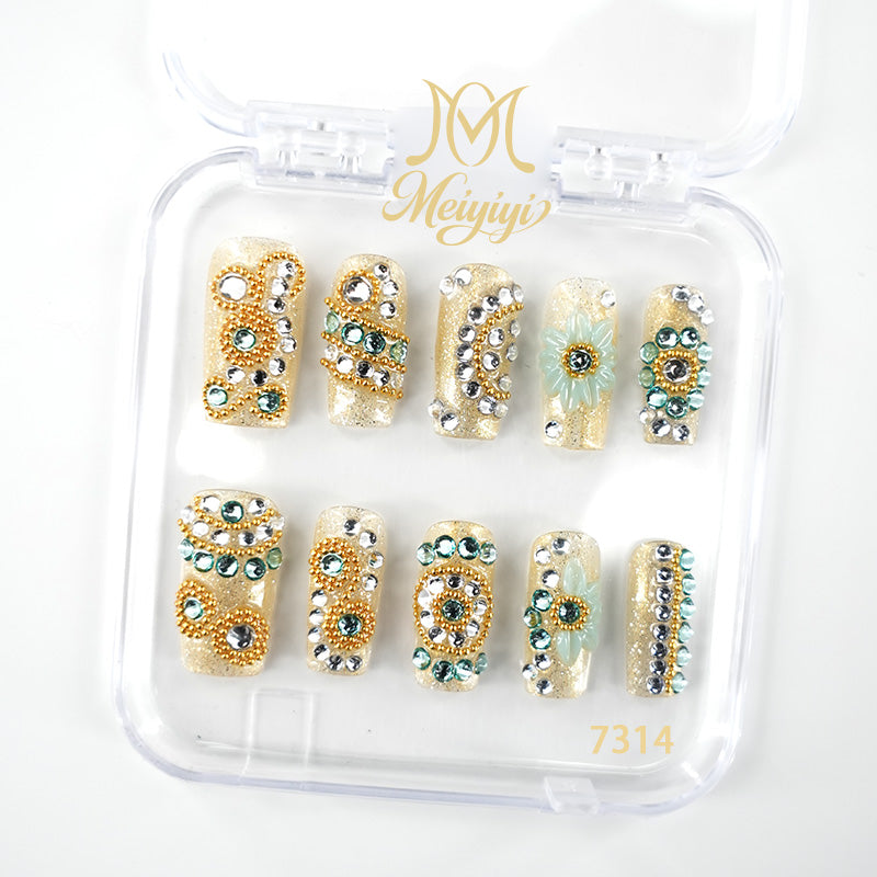 zb110..A wide variety of nails