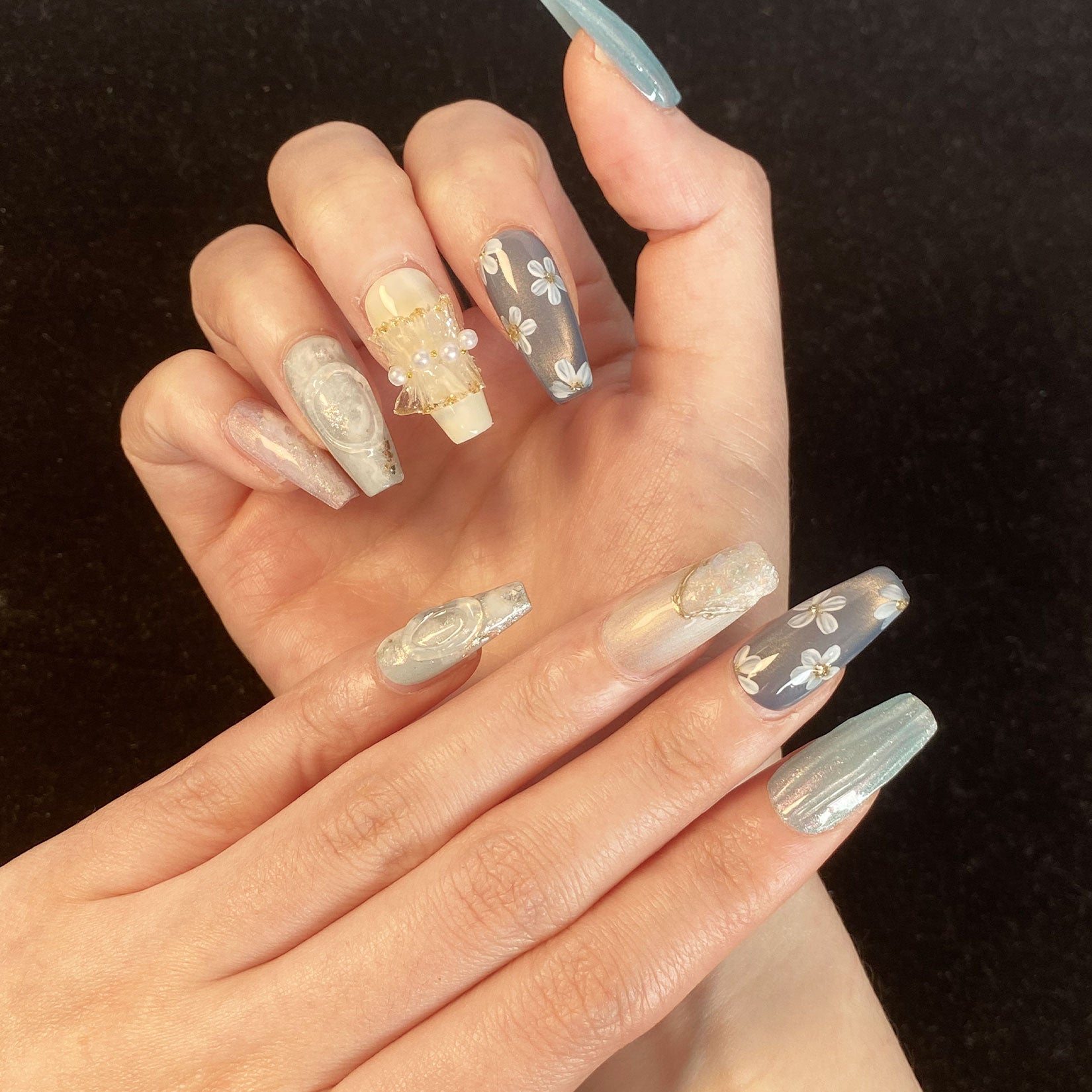 Meiyiyi original handcrafted high-end custom hand-painted wearable nails, luxurious custom style