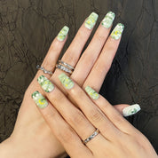 Meiyi Yi's original designer's heavy hand-painted French cat's eye nail art