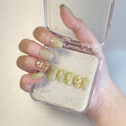 Fashionable and trendy custom-made heavy-duty wearable false nail stickers