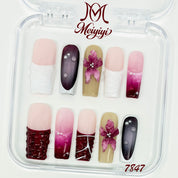 zb129...A wide variety of wearable nails in different styles.