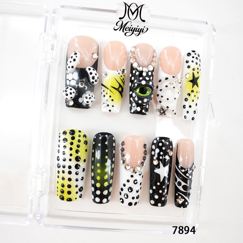 zb131..A wide variety of wearable nails