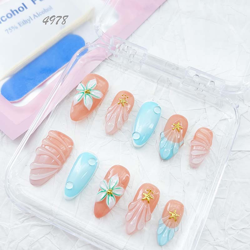 zb35..A variety of choices for almond-shaped and square-shaped wearable nails.