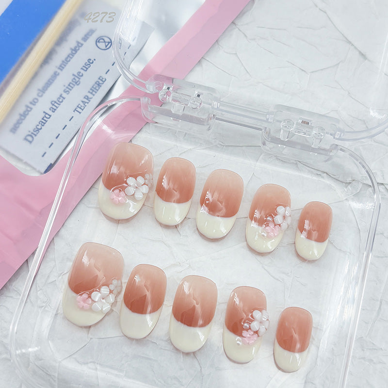 zb21..A variety of dazzling and colorful nail wraps