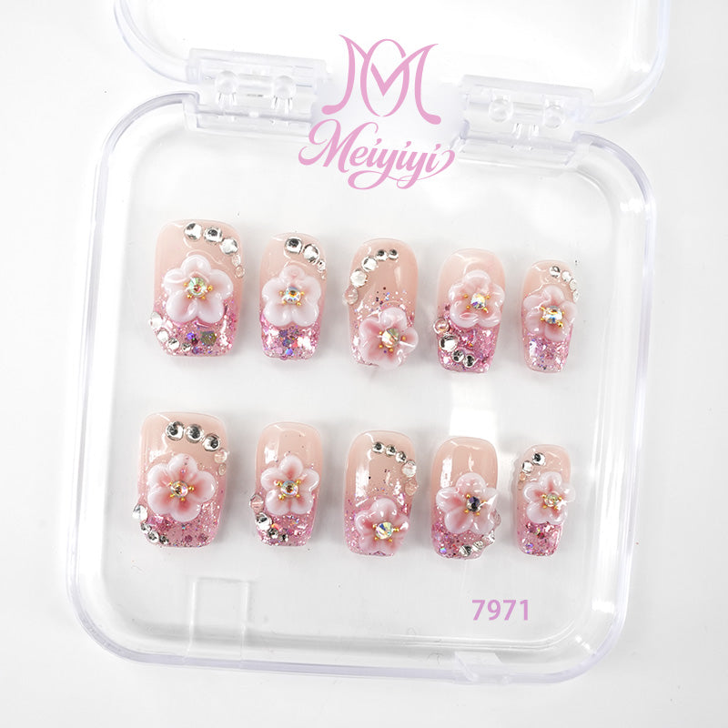 zb134..A variety of nails