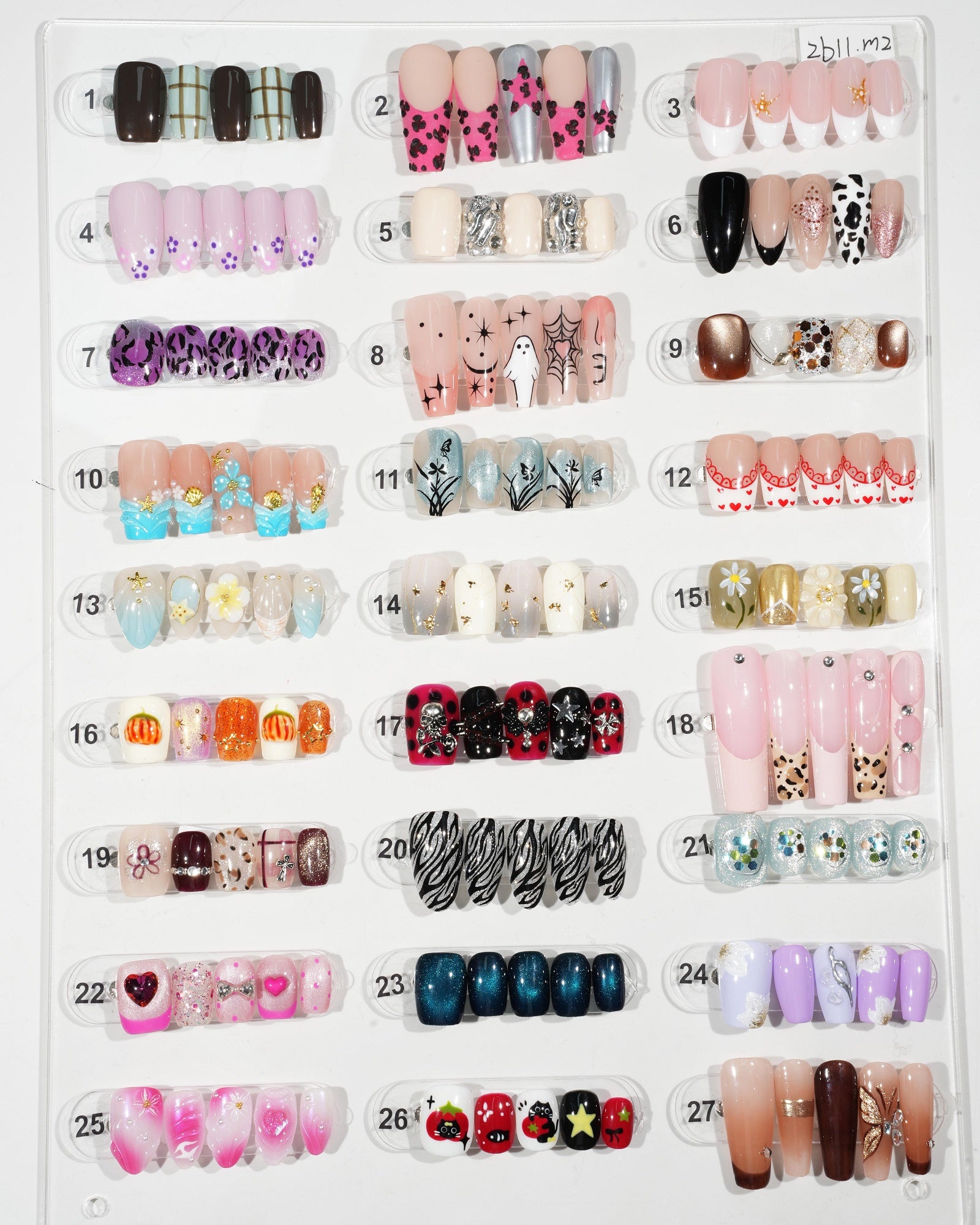 zb11..Diverse and beautifully shaped armor pieces