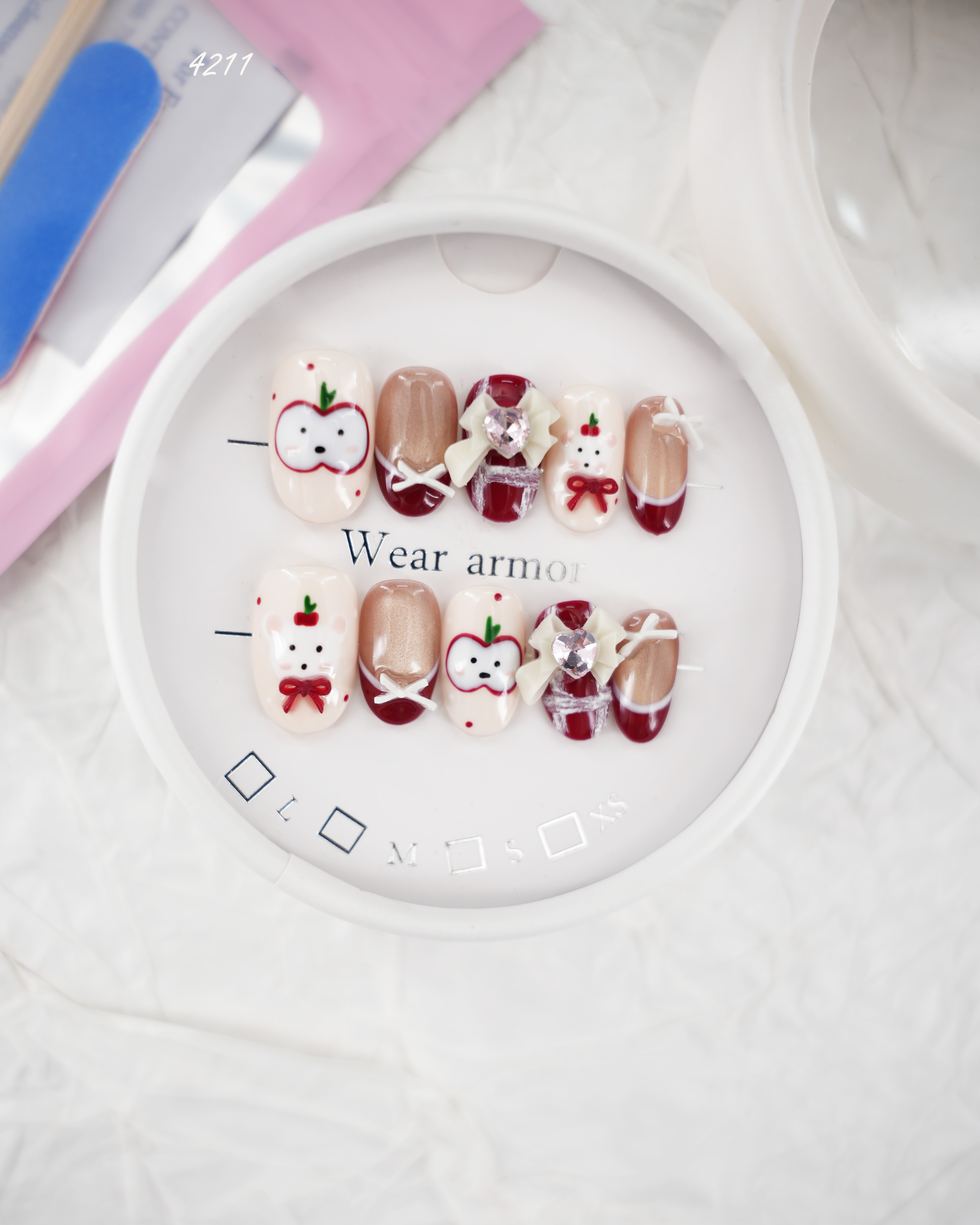 zb23..Christmas costume display boards in various styles