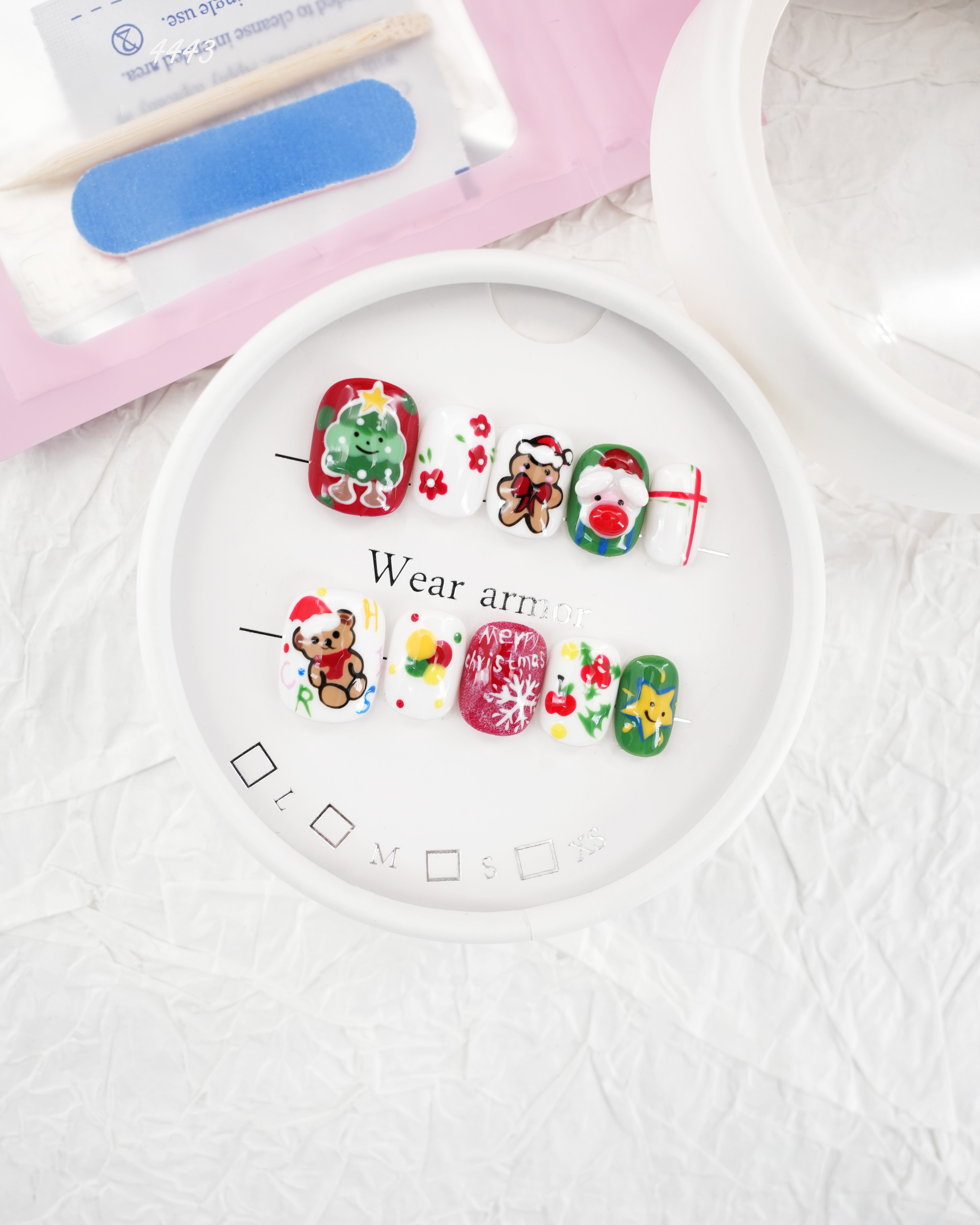 zb23..Christmas costume display boards in various styles