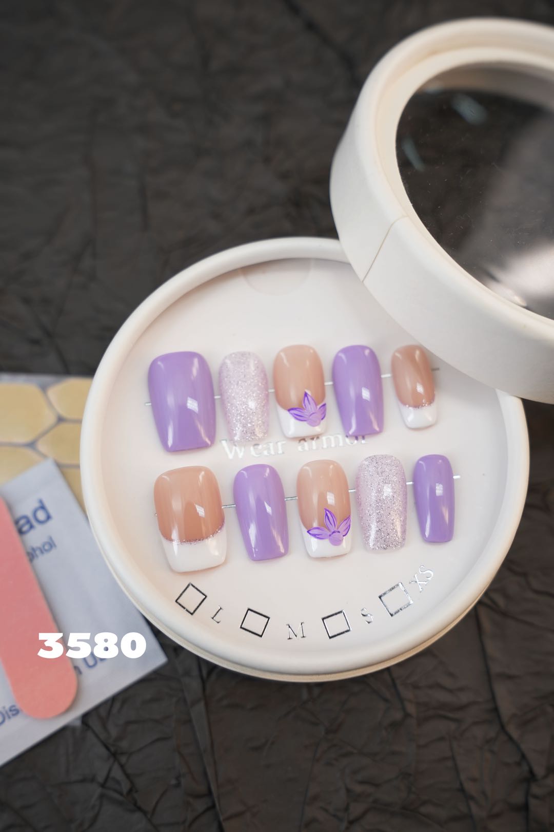 zb8..Beautiful and charming with nails