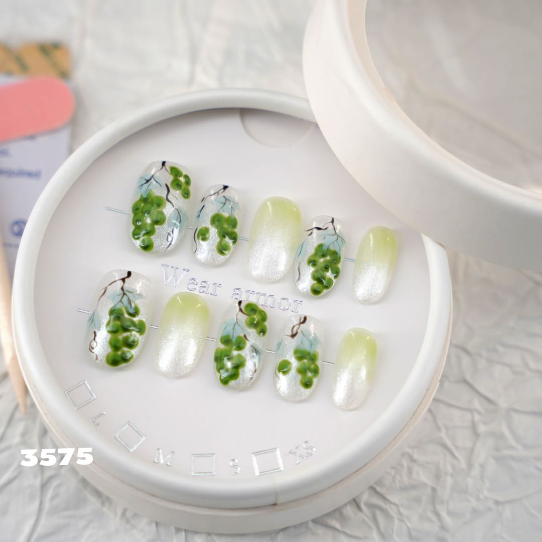 zb8..Beautiful and charming with nails