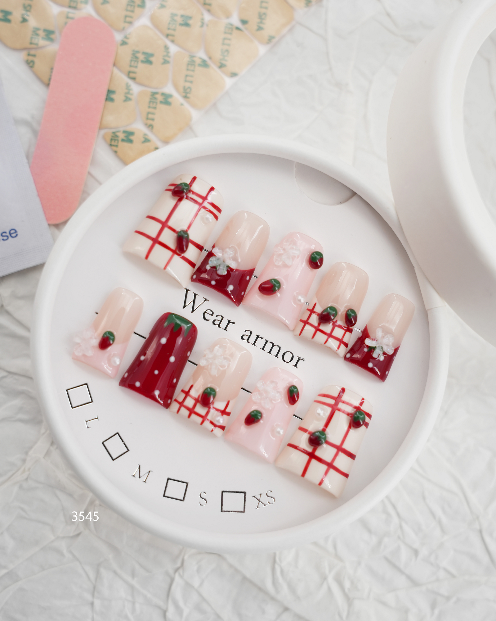 zb8..Beautiful and charming with nails